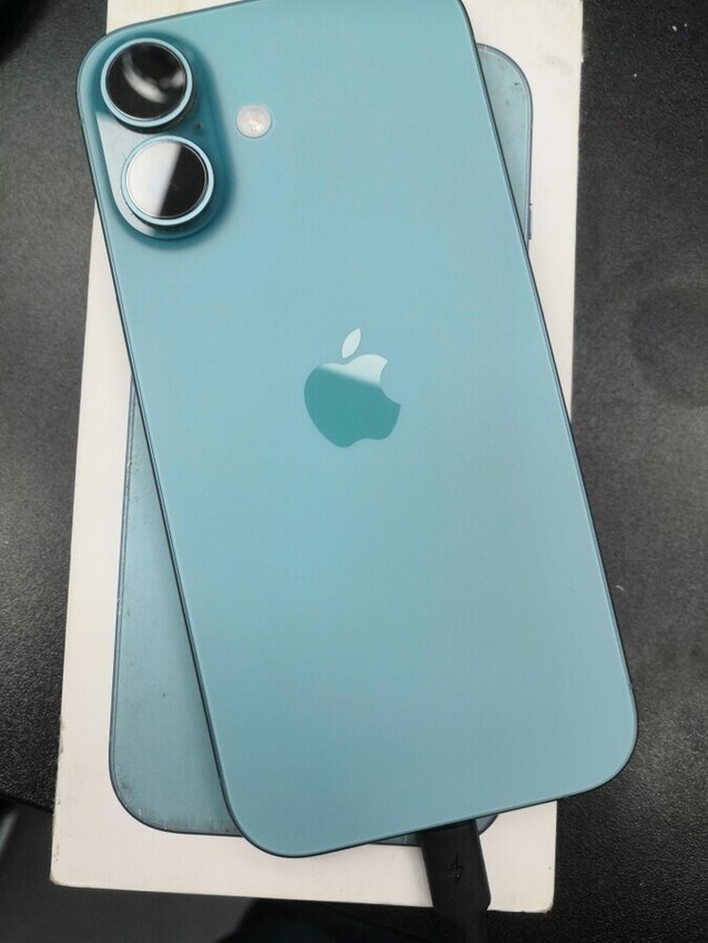 Смартфон iPhone 16 128