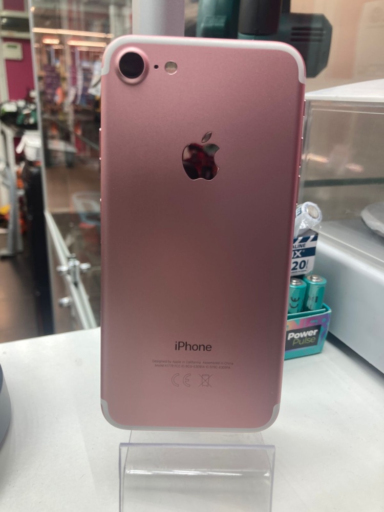 Смартфон iPhone 7 32Gb