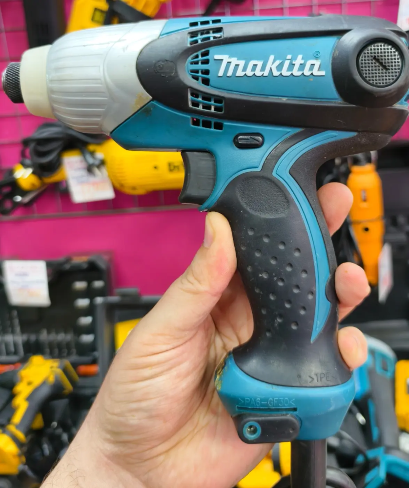 Шуруповерт makita td0101f