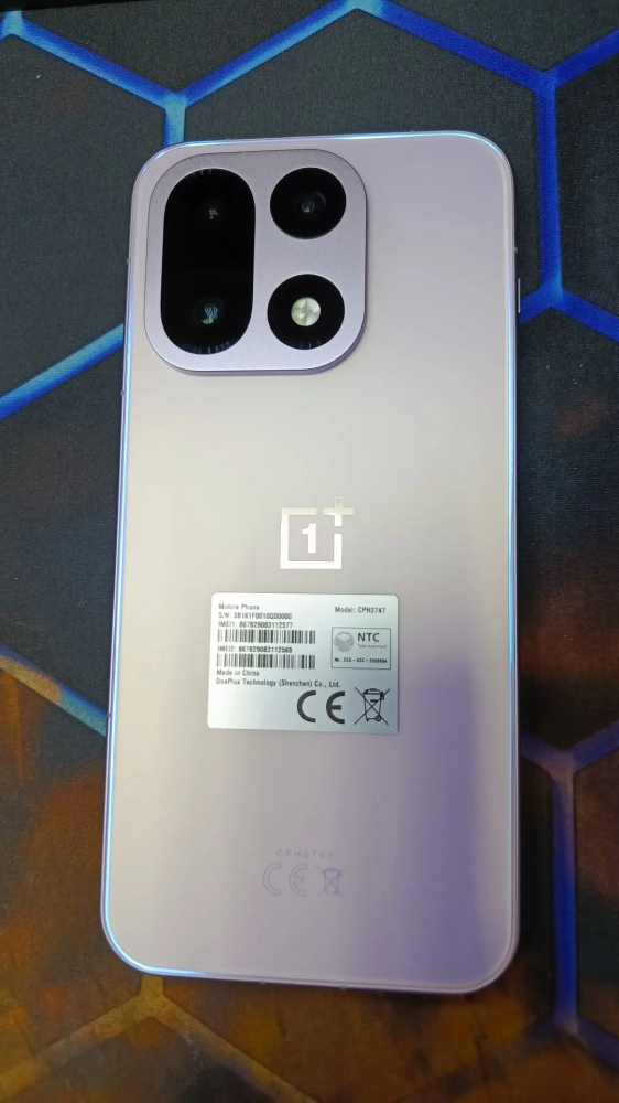 Смартфон One Plus 15 12/512