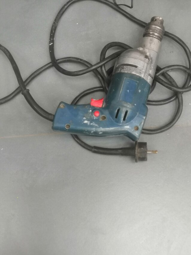 Дрель синяя