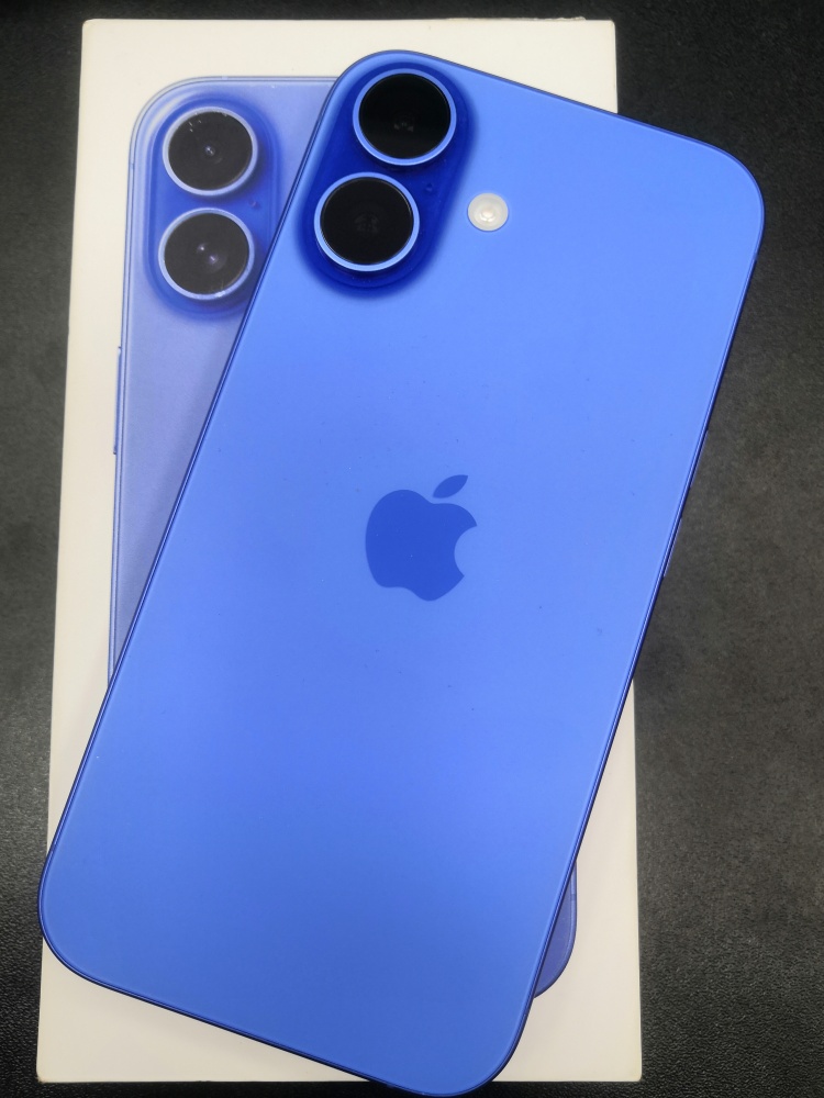 Смартфон iPhone 16 128