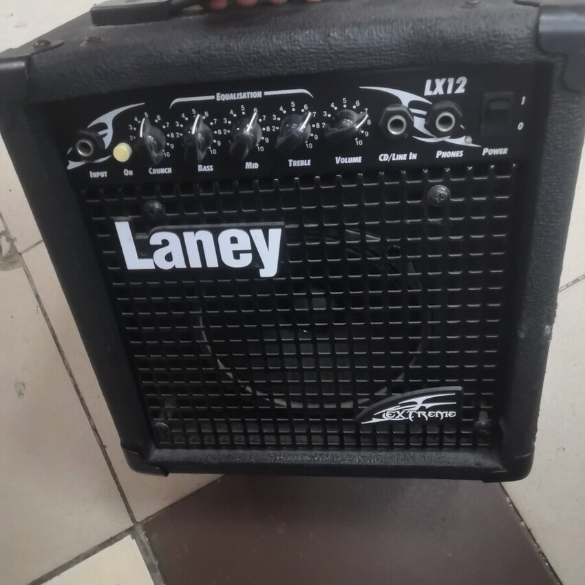 Комбоусилитель laney lx12