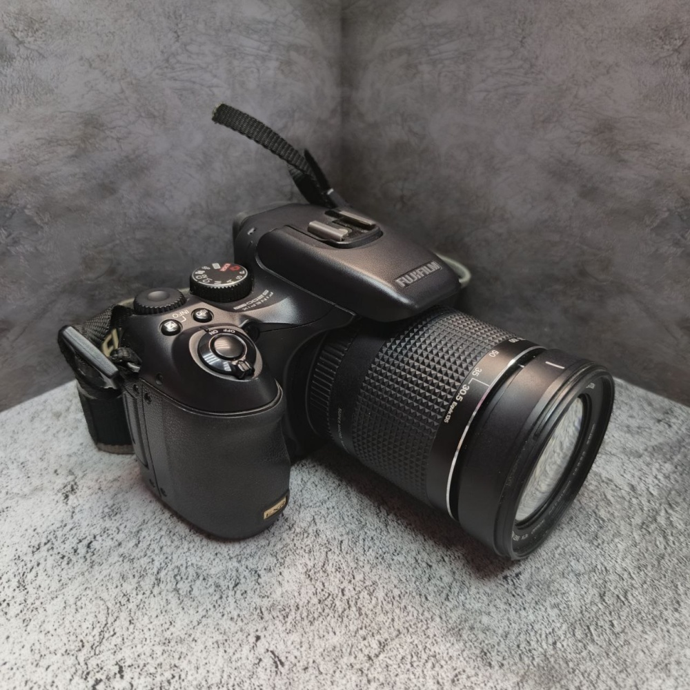 Фотоаппарат Fujifilm S200EXR