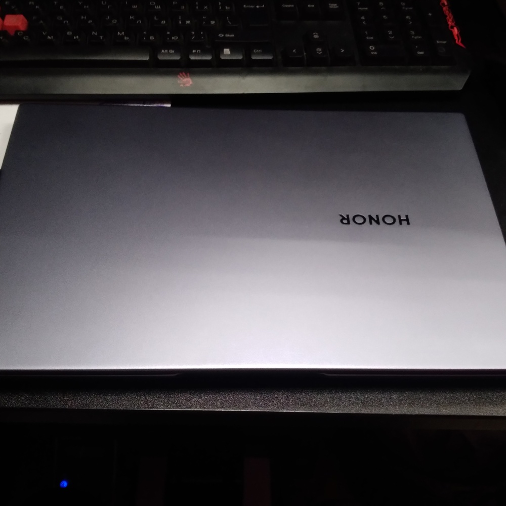 Ноутбук honor i3-12\8 озу\ssd240\intel uhd graphics